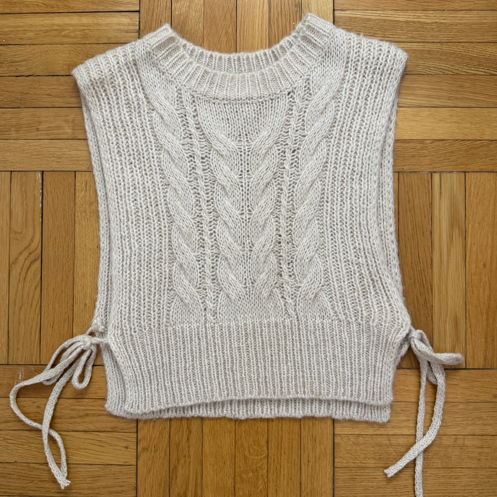 Open side sweater
